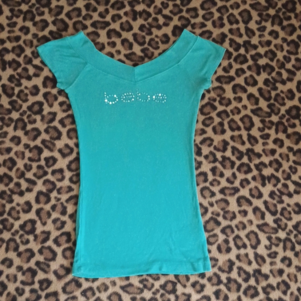 bebe ribbed, fitted shirt with rhinestone detail